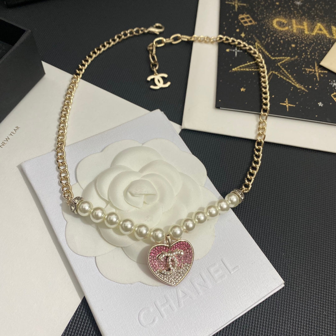 Chanel Heart-Shaped Pink Gold Zirconia Pendant Pearl Necklace – El blin-blín