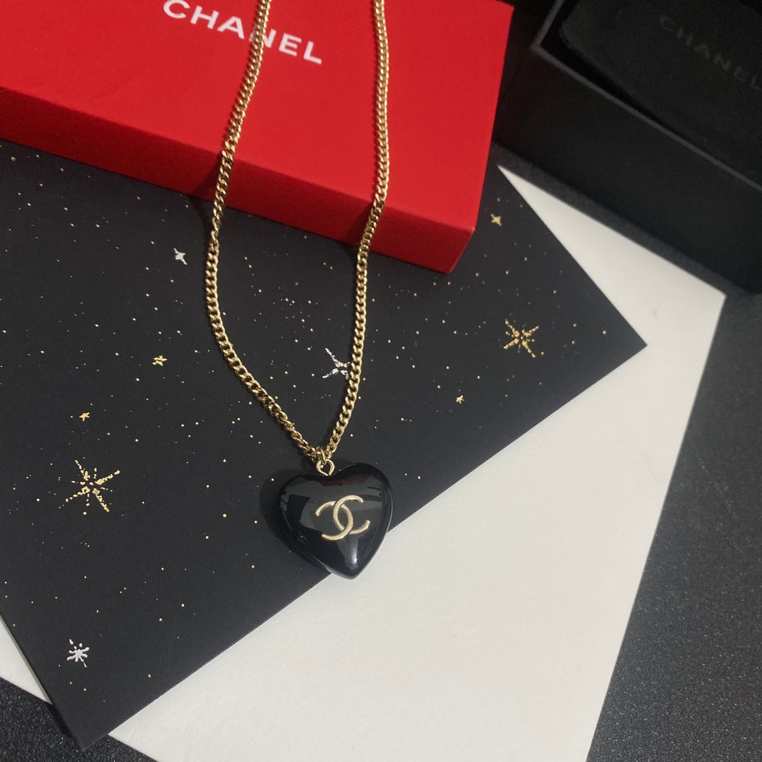 CHANEL, Jewelry, Vintage Chanel Heart Pendant Necklace
