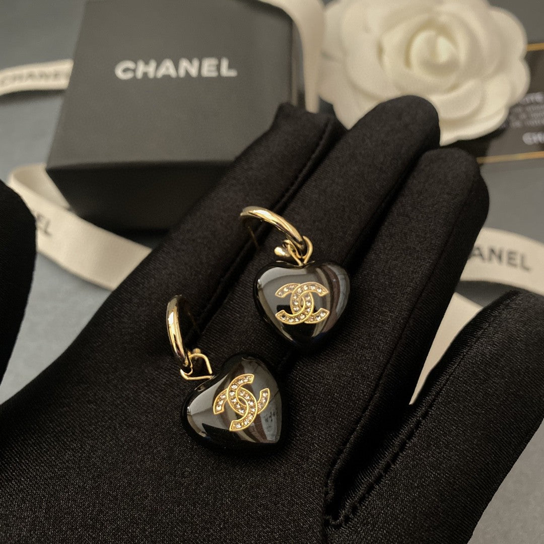 Cc leather earrings Chanel Black in Leather - 26365539