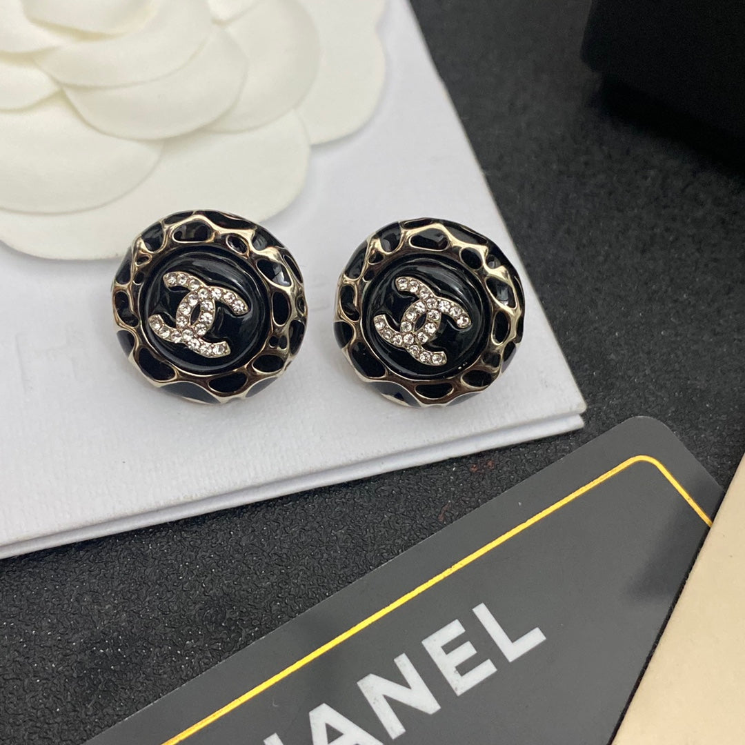 Black Button Metal Stud Chanel-Style Earrings – El blin-blín